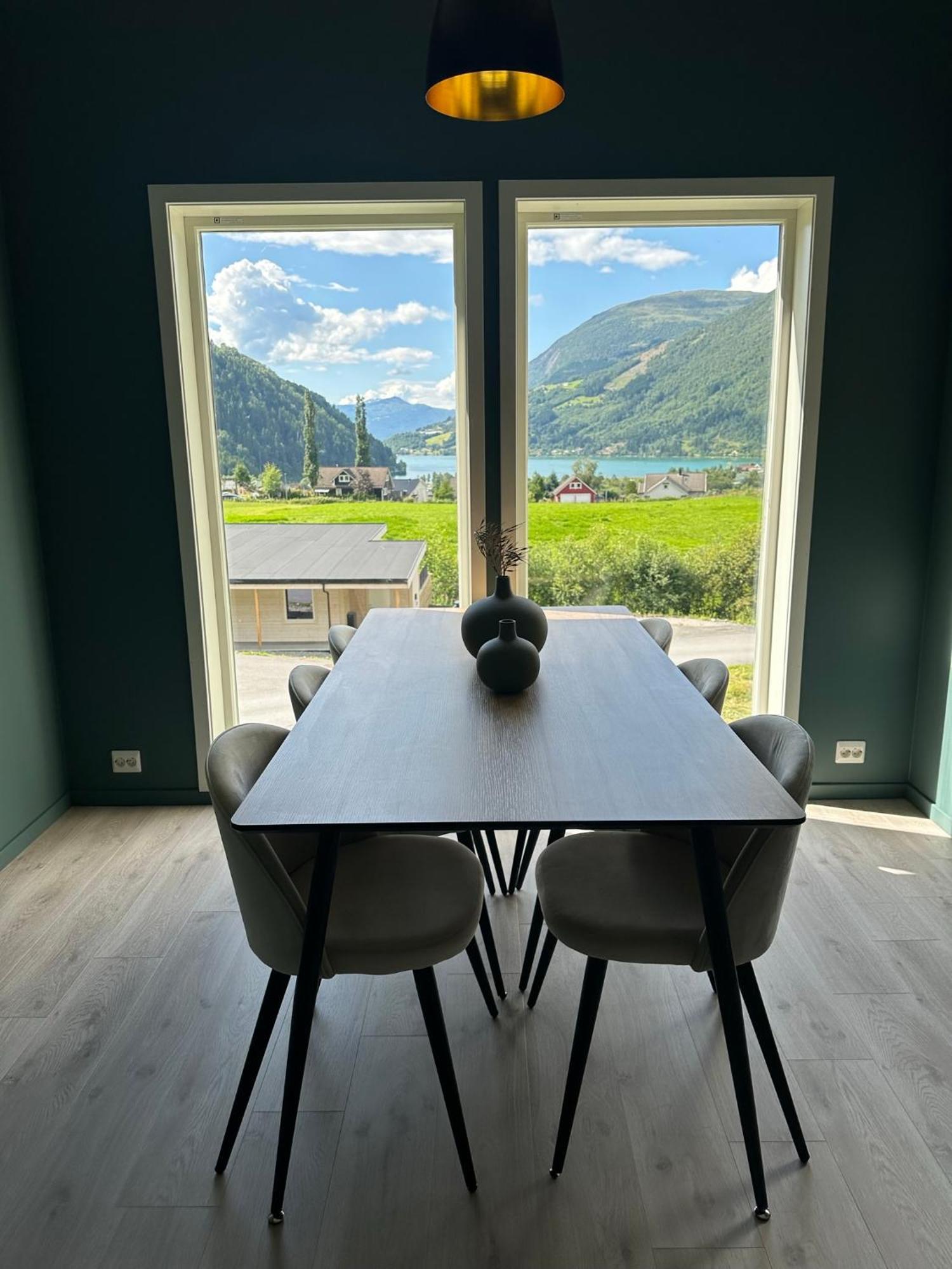 Loen Panorama Apartment Stryn Ngoại thất bức ảnh